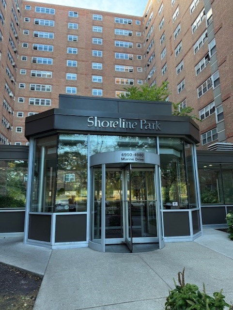 4950 N MARINE Drive Unit: 404