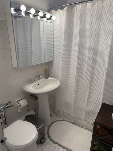 4950 N MARINE Drive Unit: 404
