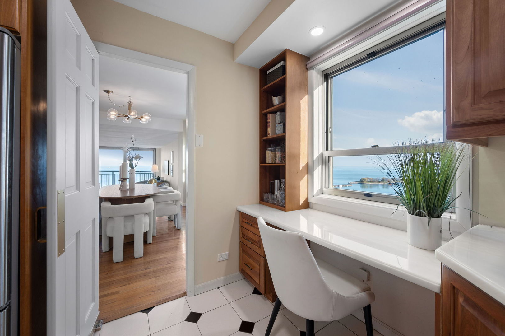 3470 N Lake Shore Drive Unit: 23A