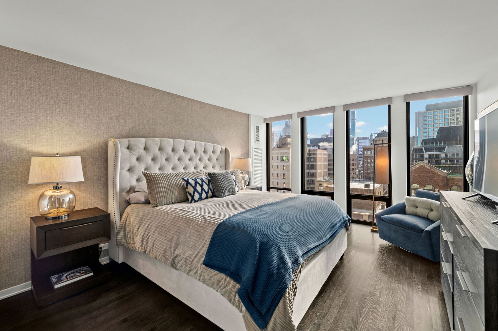 200 E Delaware Place Unit: 22D