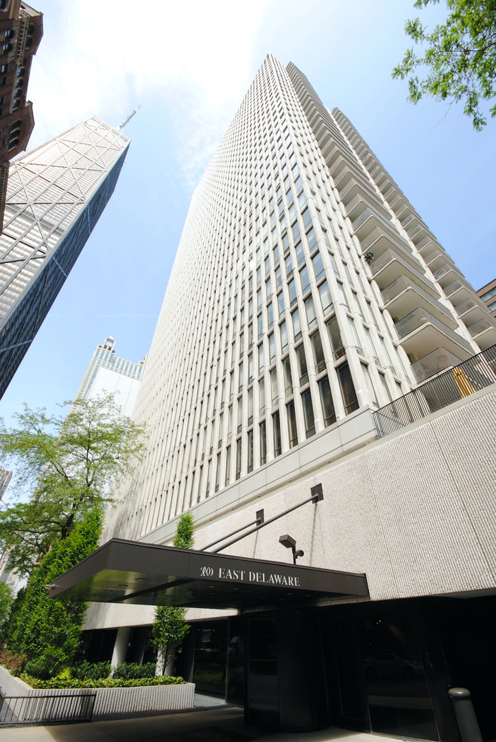 200 E Delaware Place Unit: 22D