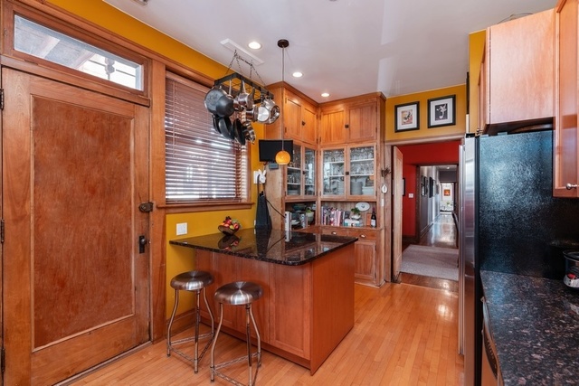 4550 N Beacon Street Unit: 3