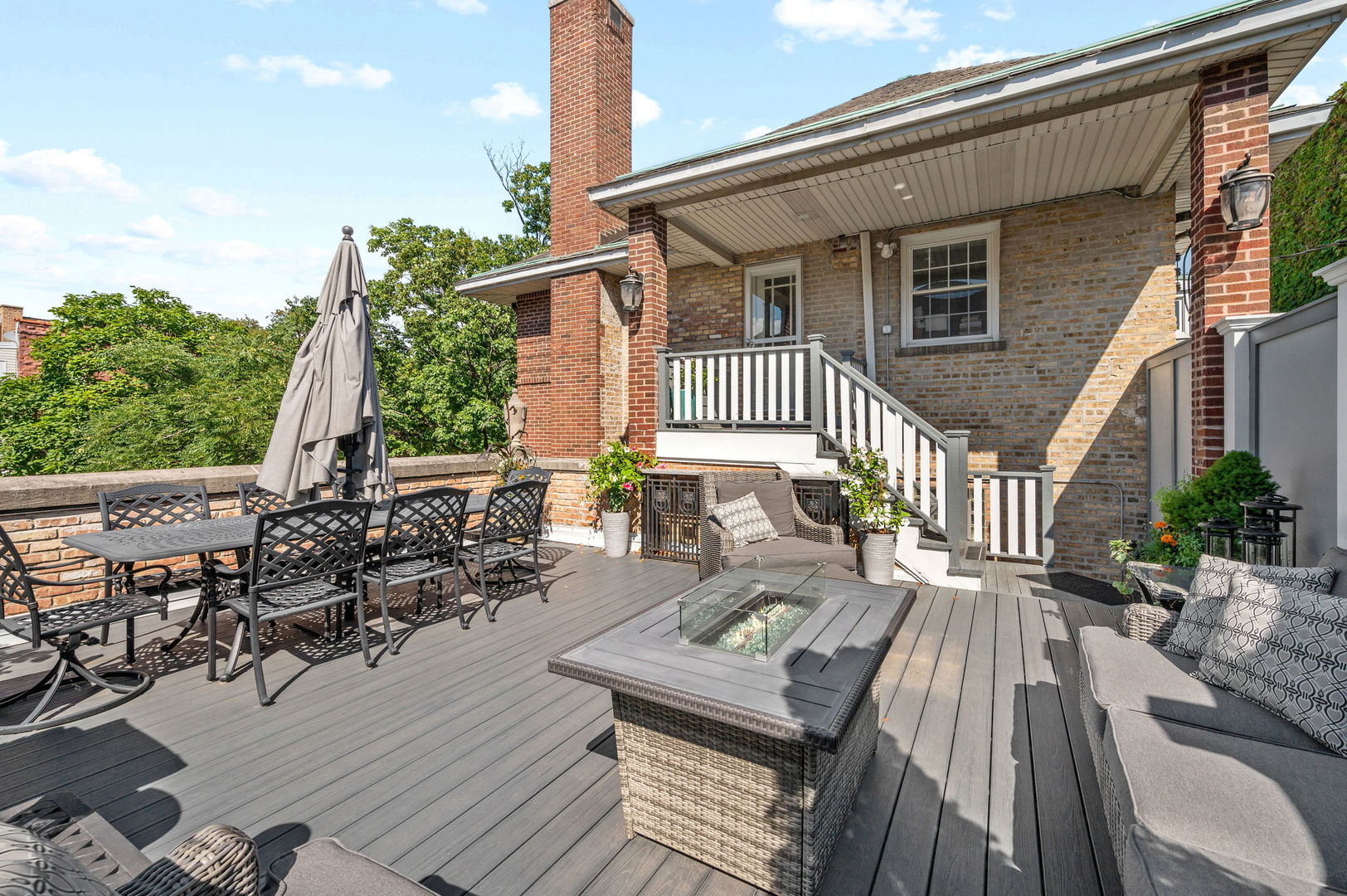 1705 W Leland Avenue