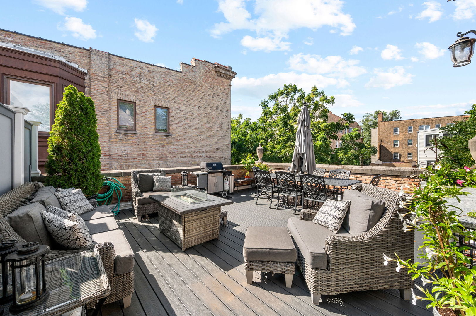 1705 W Leland Avenue