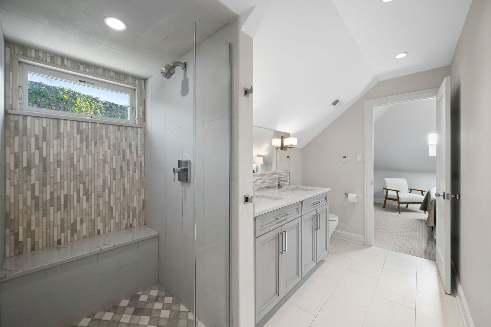 1705 W Leland Avenue