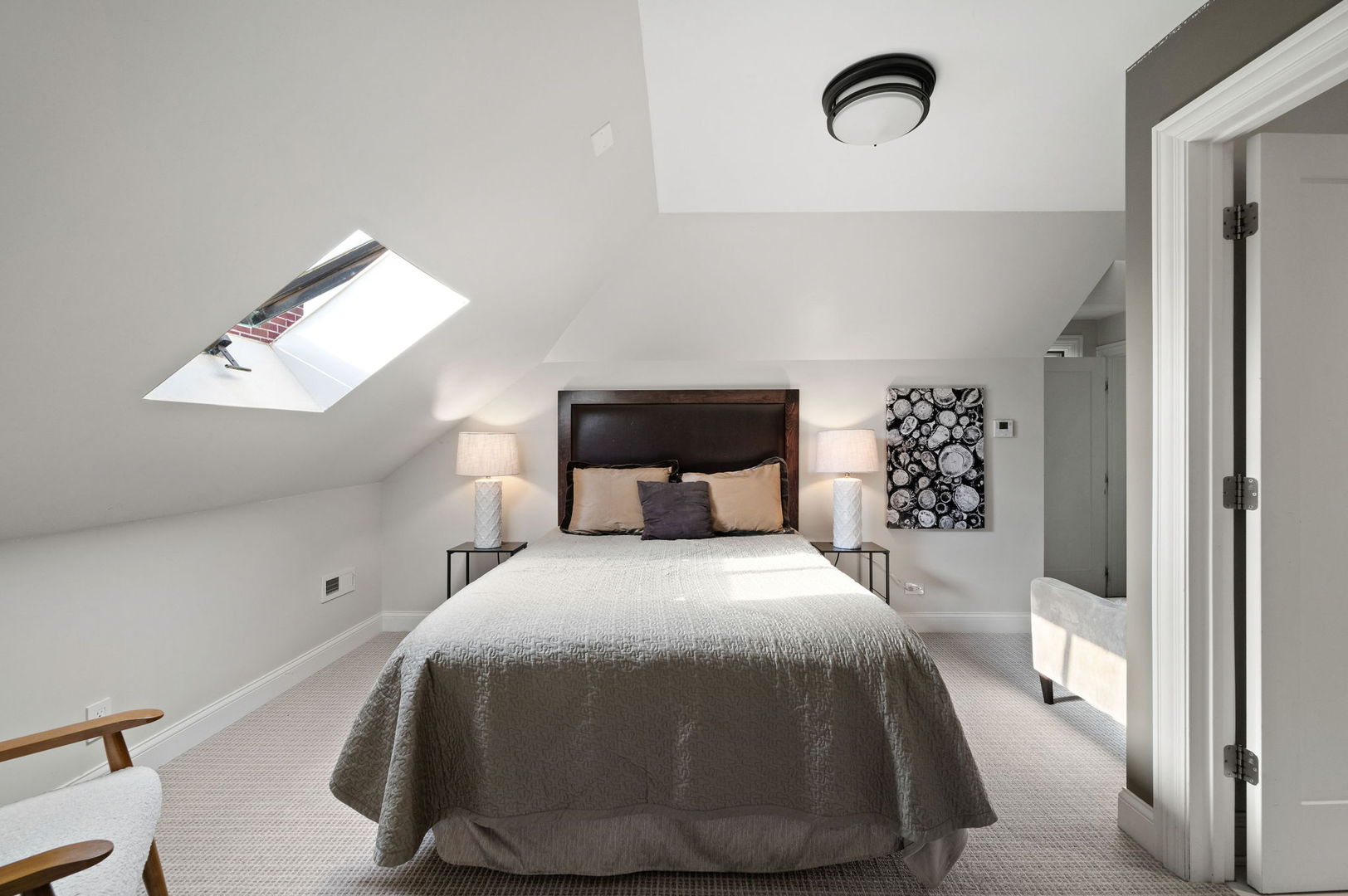 1705 W Leland Avenue