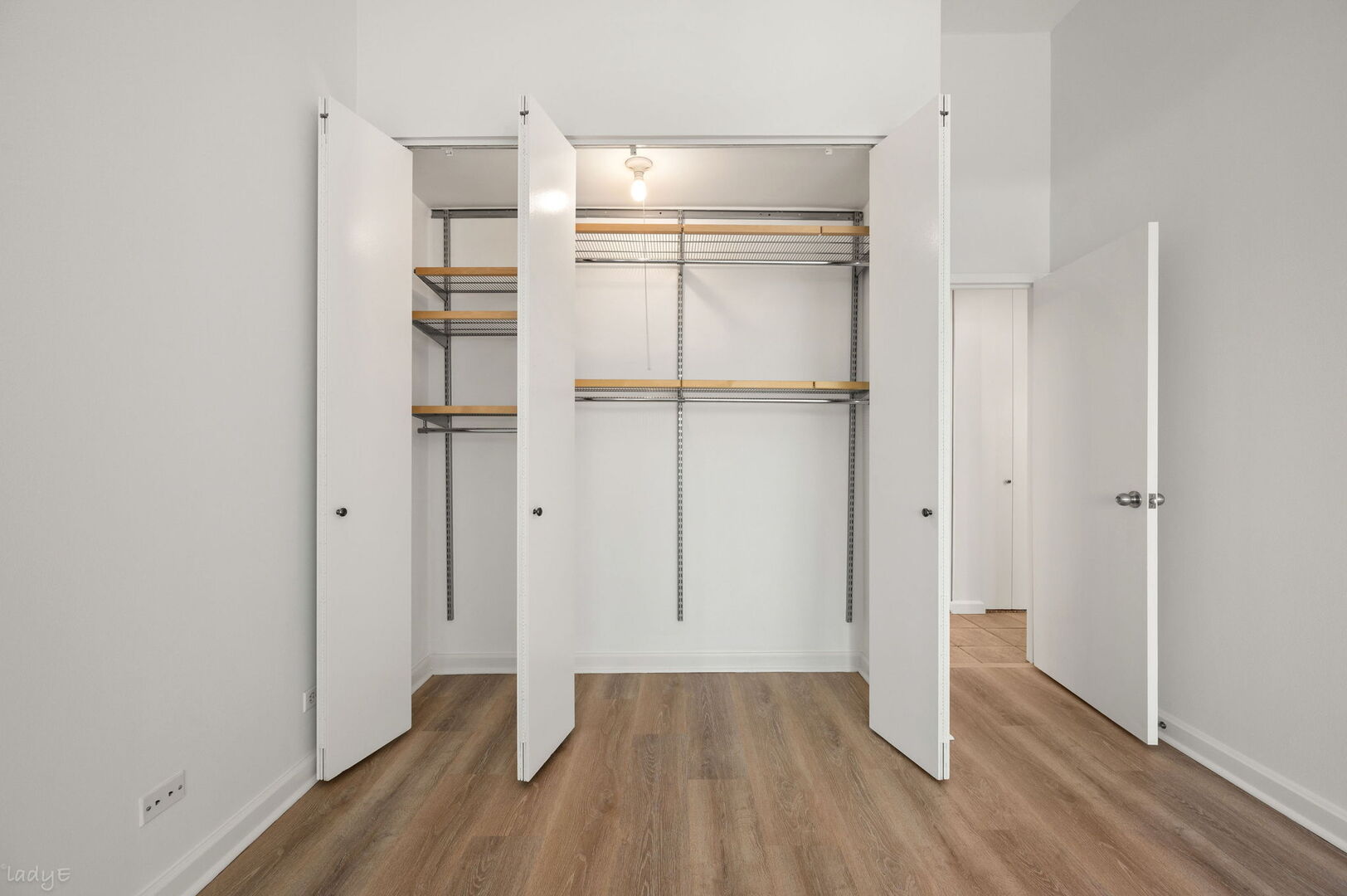 211 E Ohio Street Unit: 2915