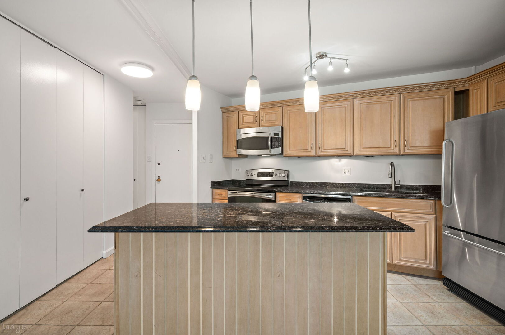 211 E Ohio Street Unit: 2915