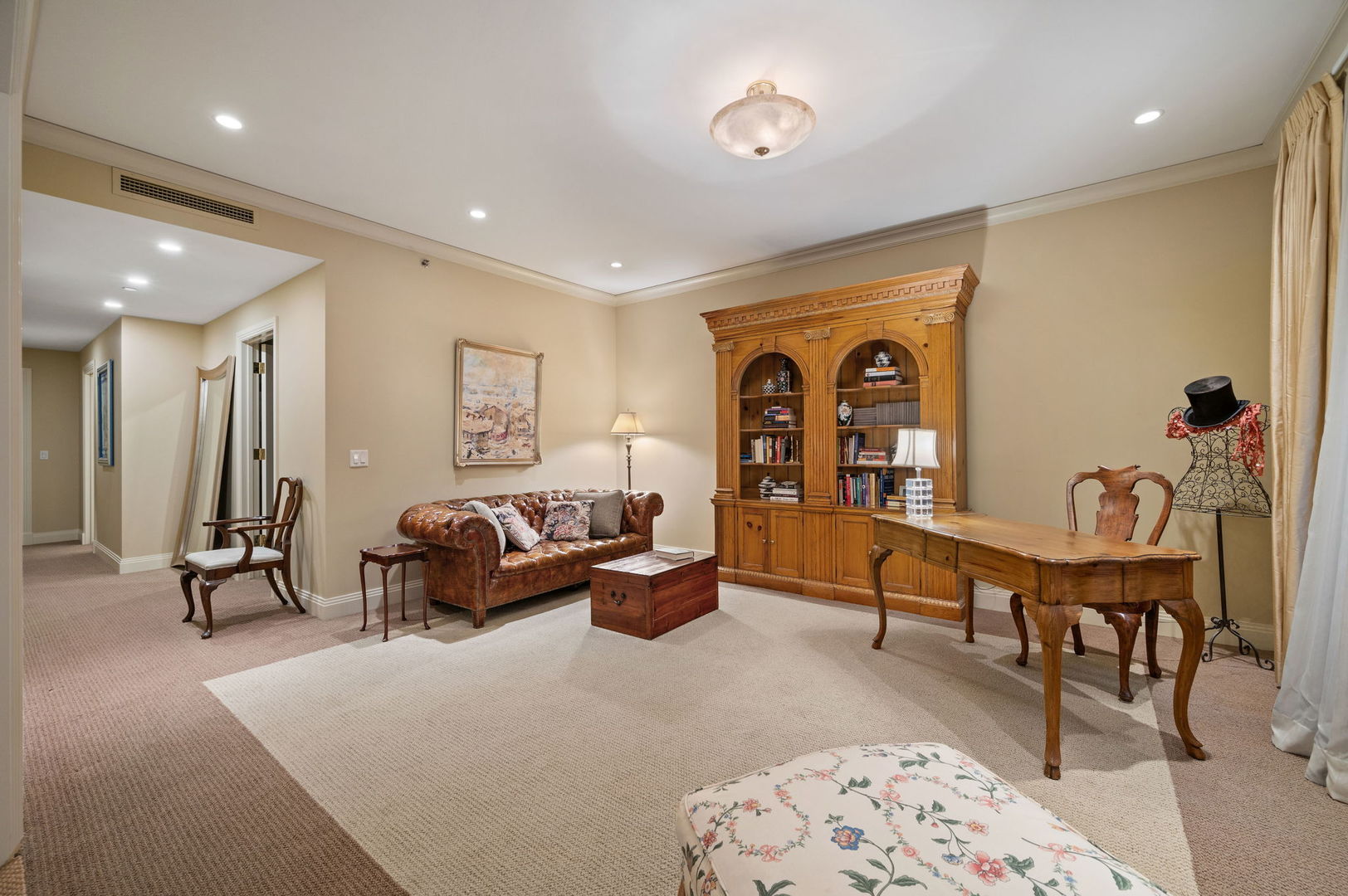 840 N LAKE SHORE Drive Unit: 603