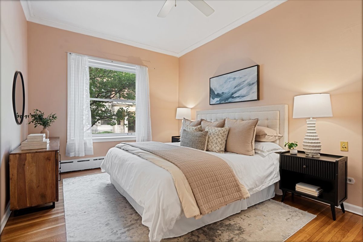 684 W Irving Park Road Unit: E5