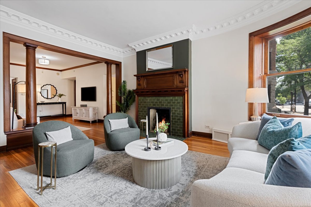 684 W Irving Park Road Unit: E5