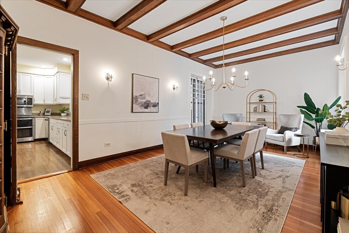 684 W Irving Park Road Unit: E5