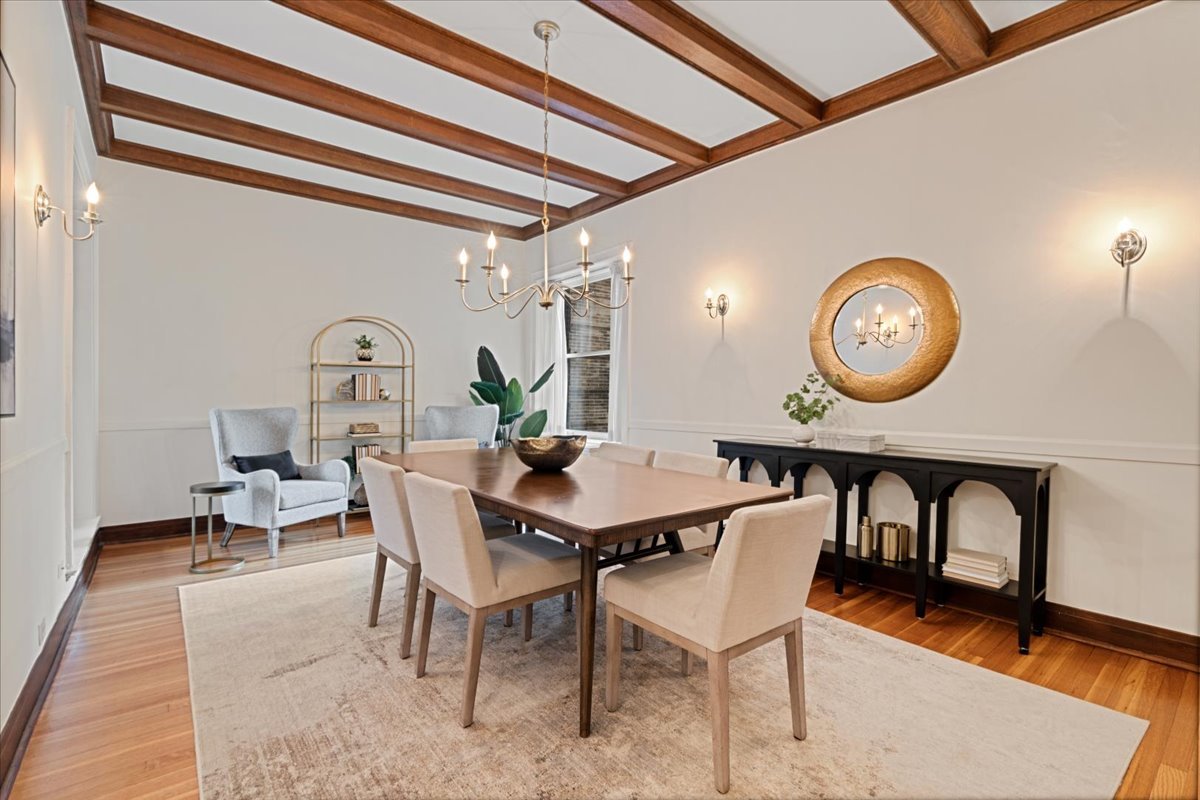 684 W Irving Park Road Unit: E5