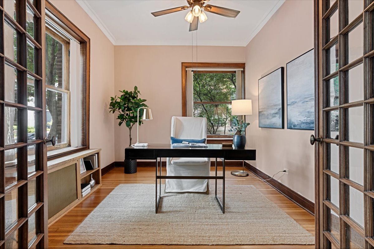684 W Irving Park Road Unit: E5
