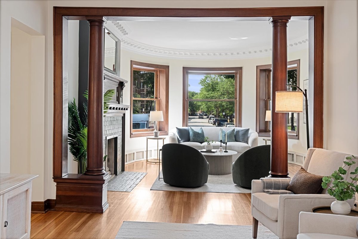684 W Irving Park Road Unit: E5