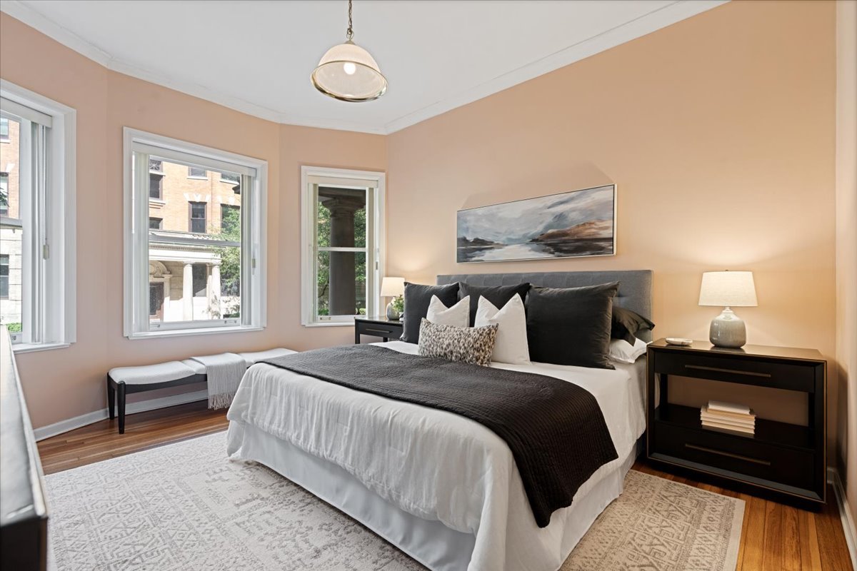 684 W Irving Park Road Unit: E5