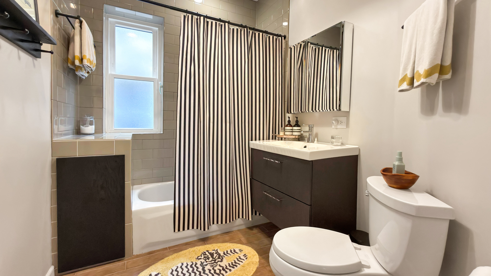 2617 W Leland Avenue Unit: 2