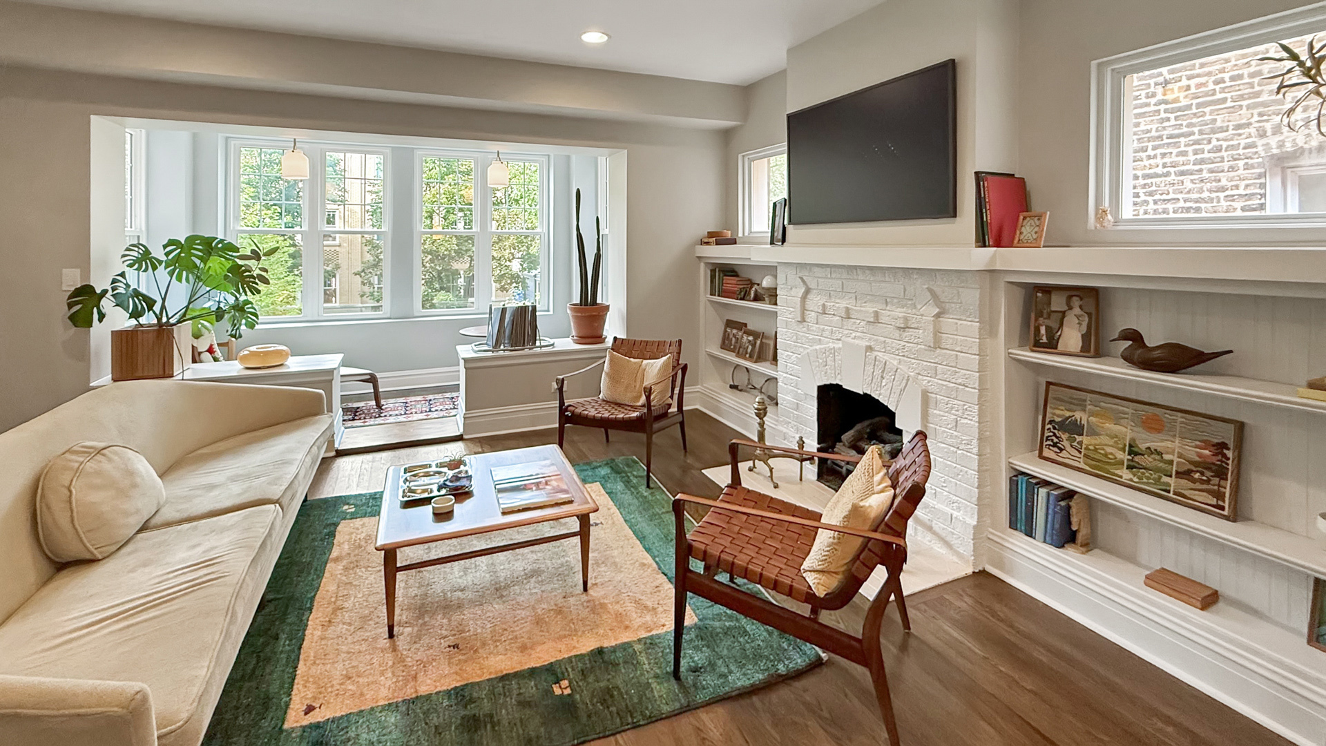 2617 W Leland Avenue Unit: 2