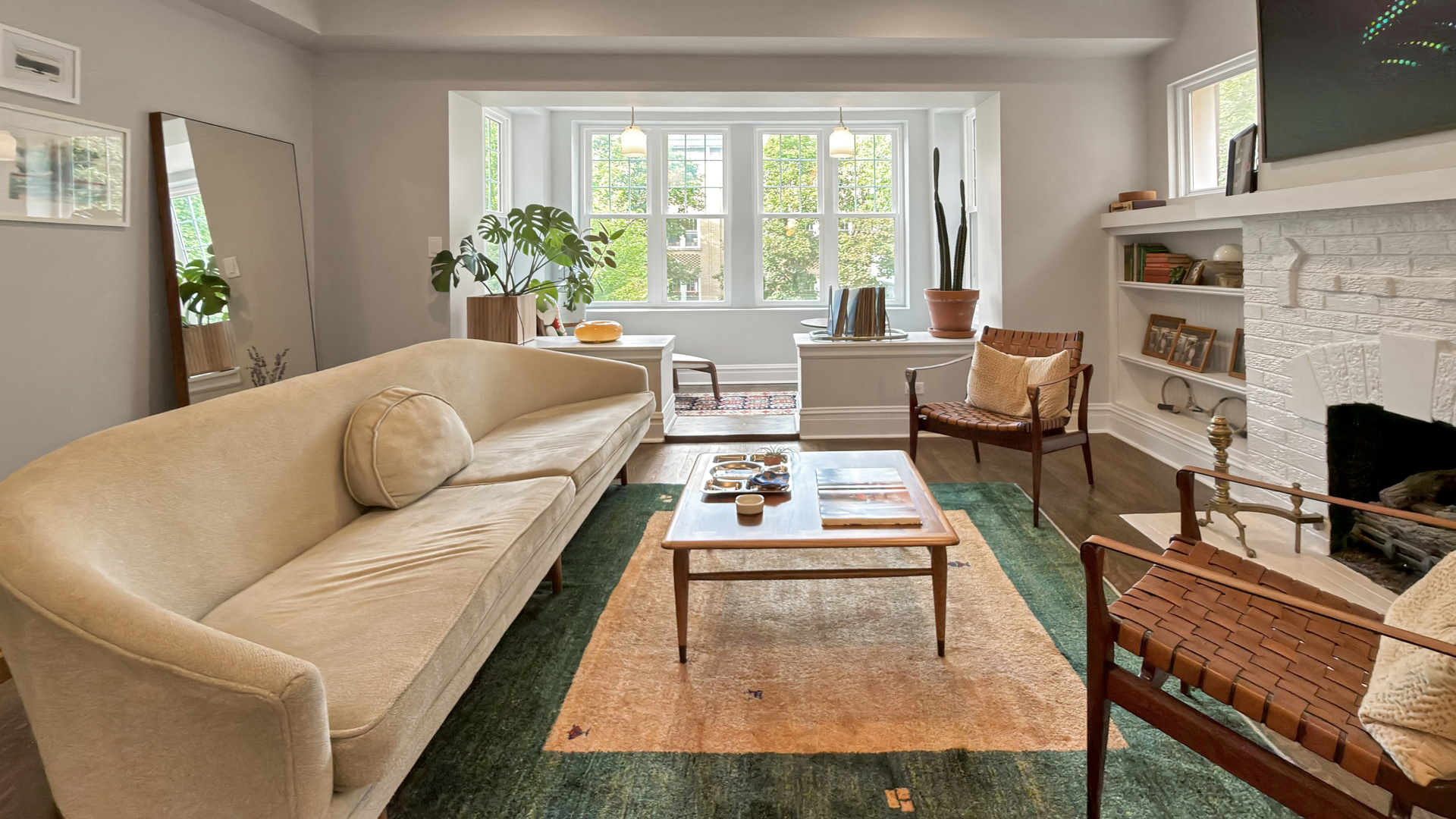 2617 W Leland Avenue Unit: 2
