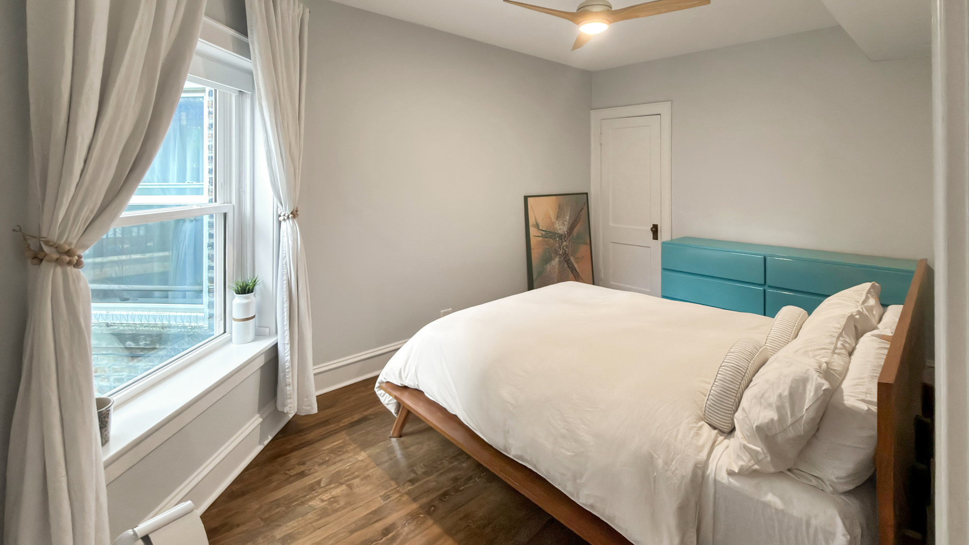 2617 W Leland Avenue Unit: 2