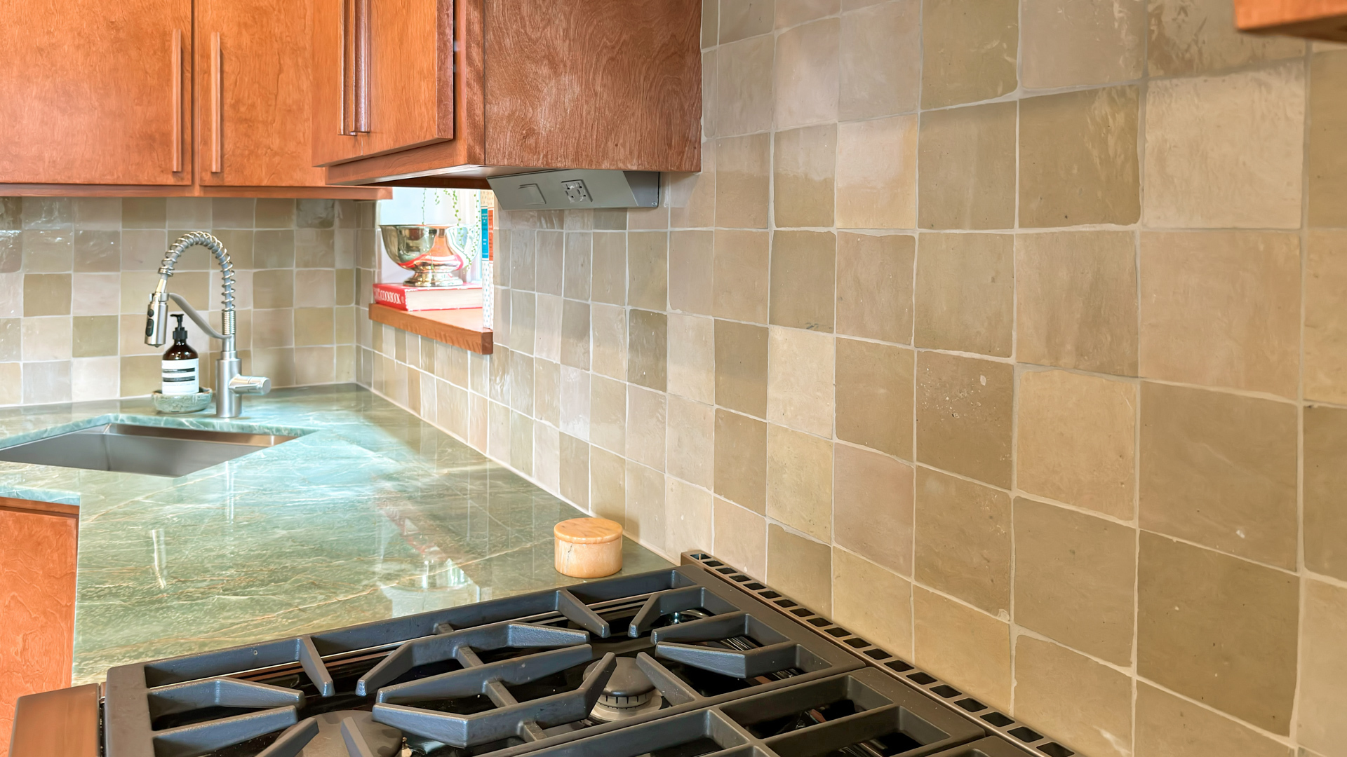 2617 W Leland Avenue Unit: 2