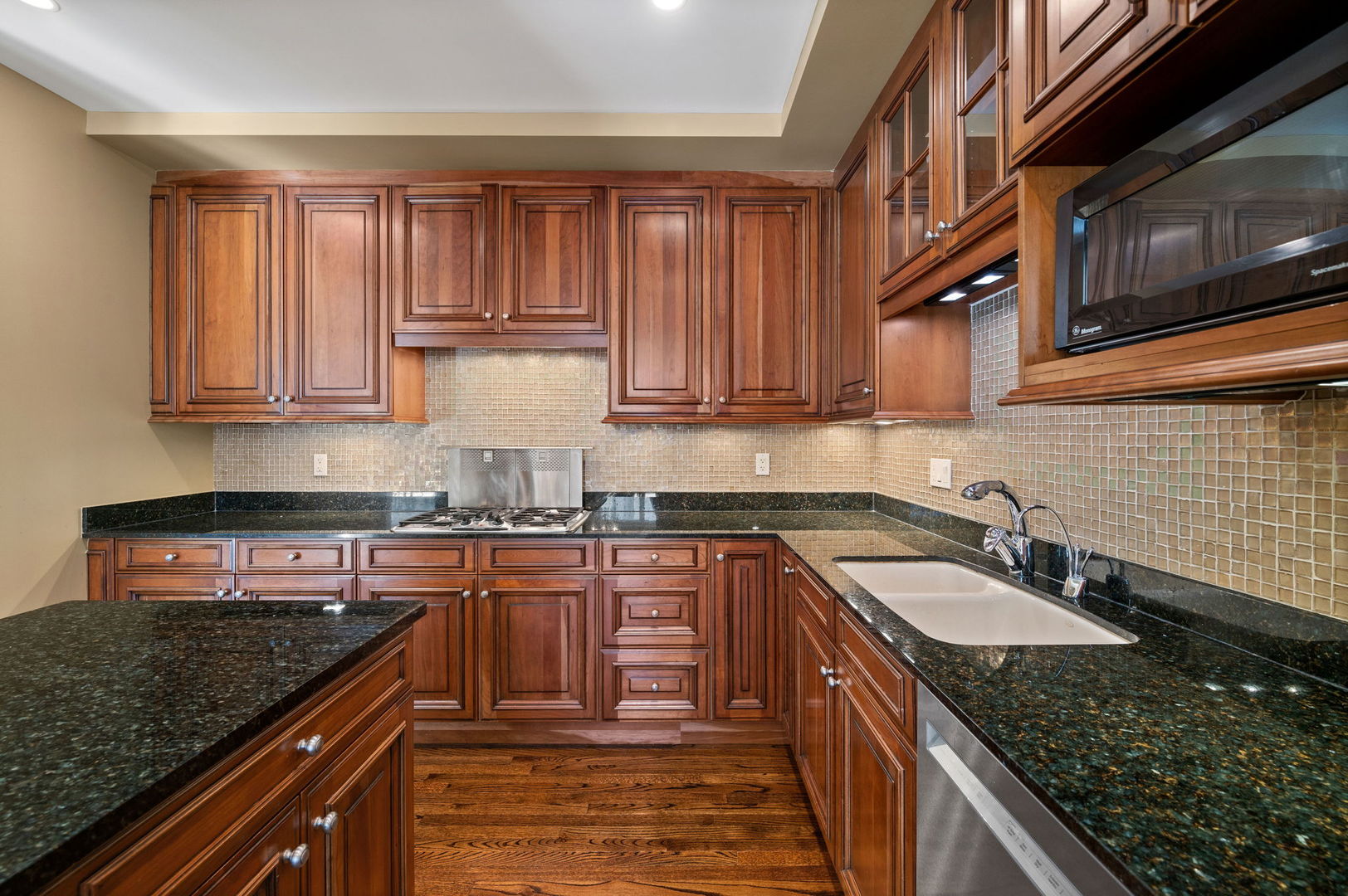 840 N LAKE SHORE Drive Unit: 603