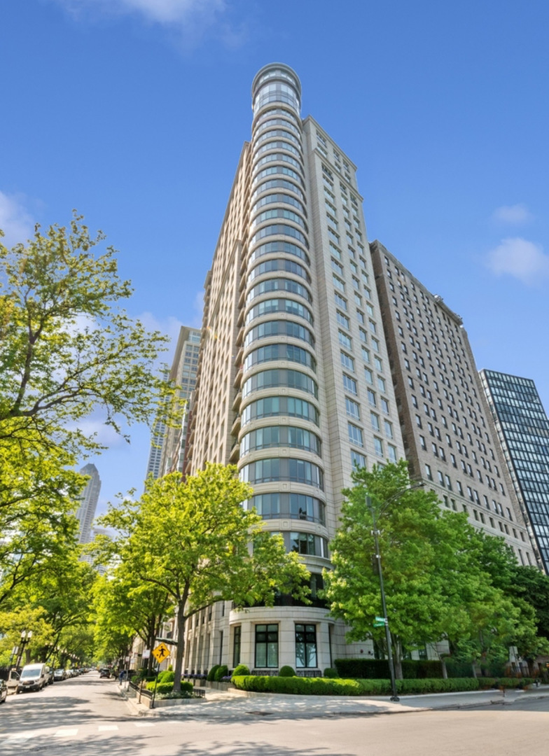 840 N LAKE SHORE Drive Unit: 603