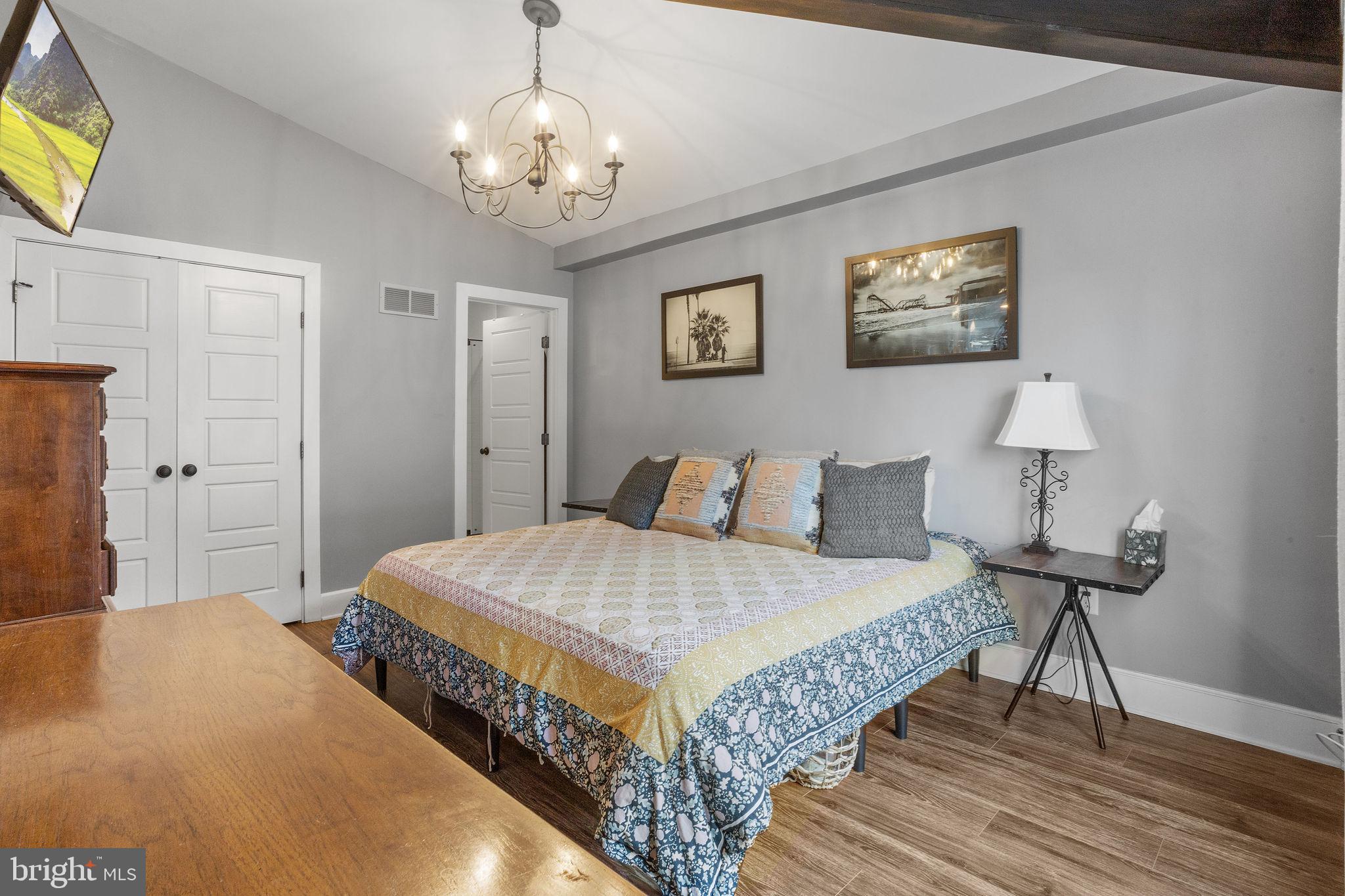 442 S EGG HARBOR ROAD