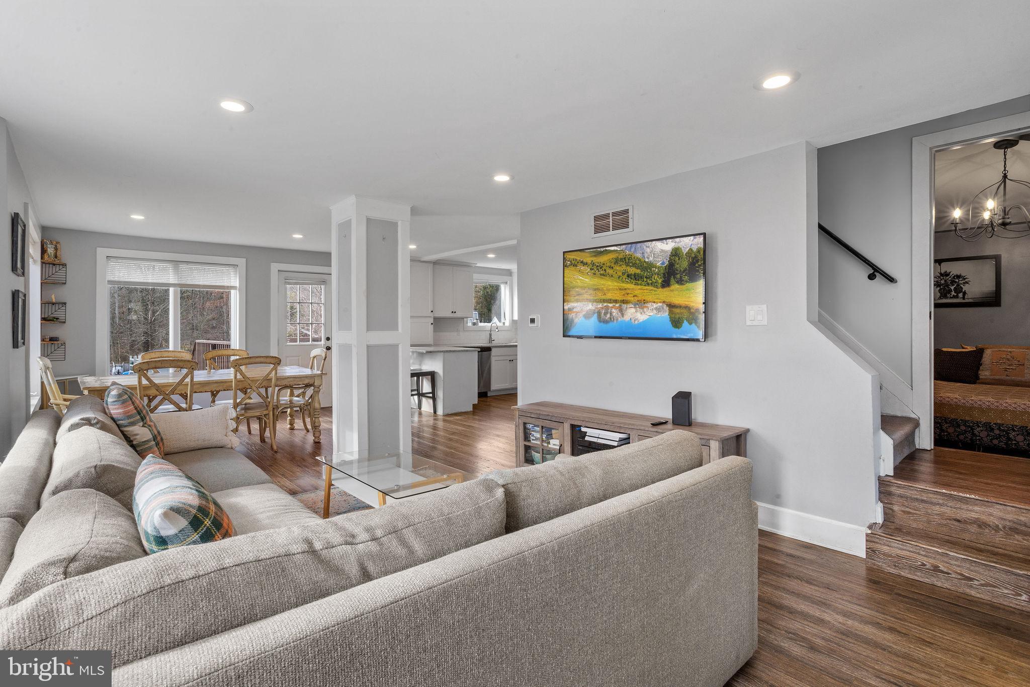 442 S EGG HARBOR ROAD