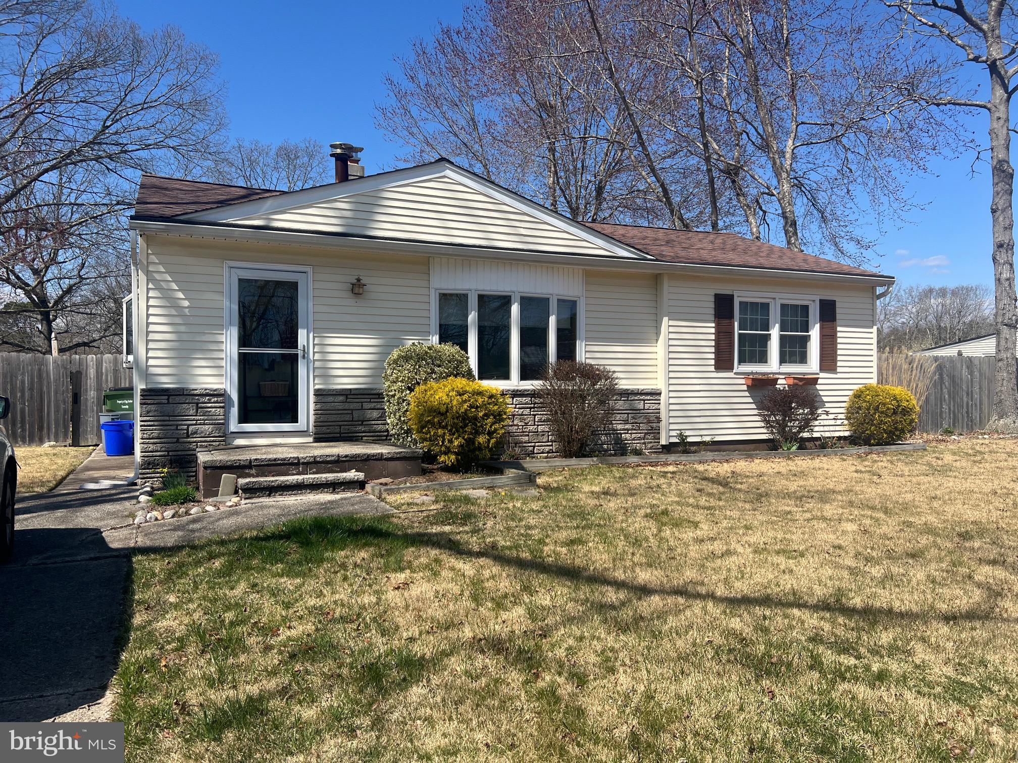 3 Fairview Dr