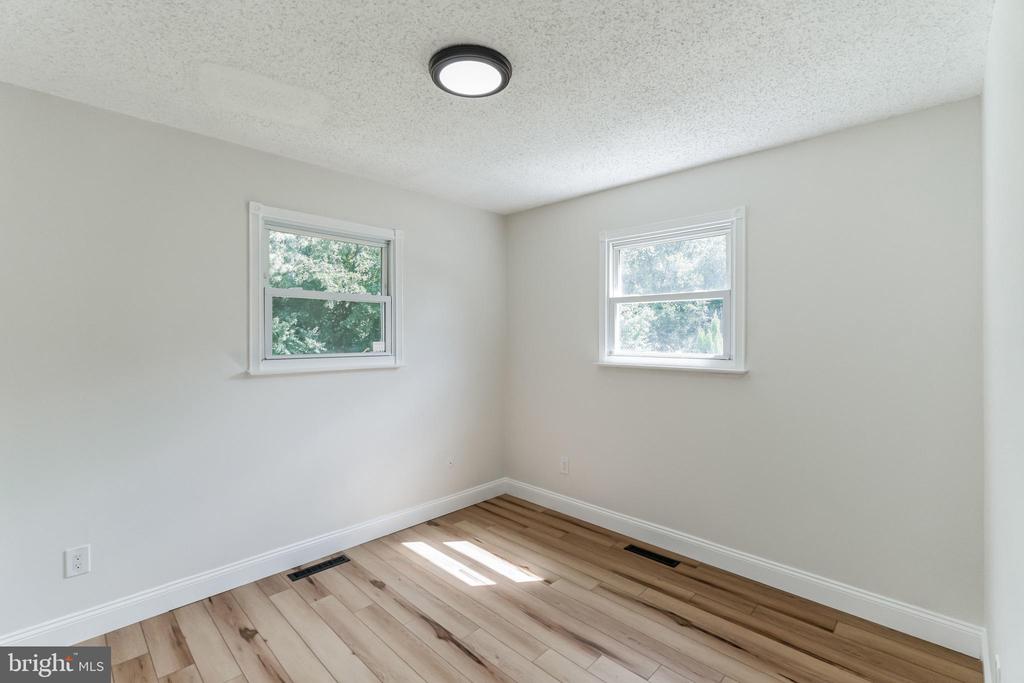 32 S RIVER DRIVE