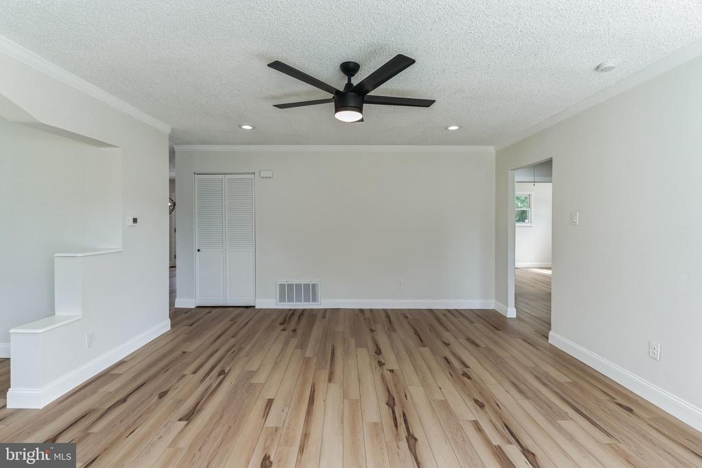 32 S RIVER DRIVE
