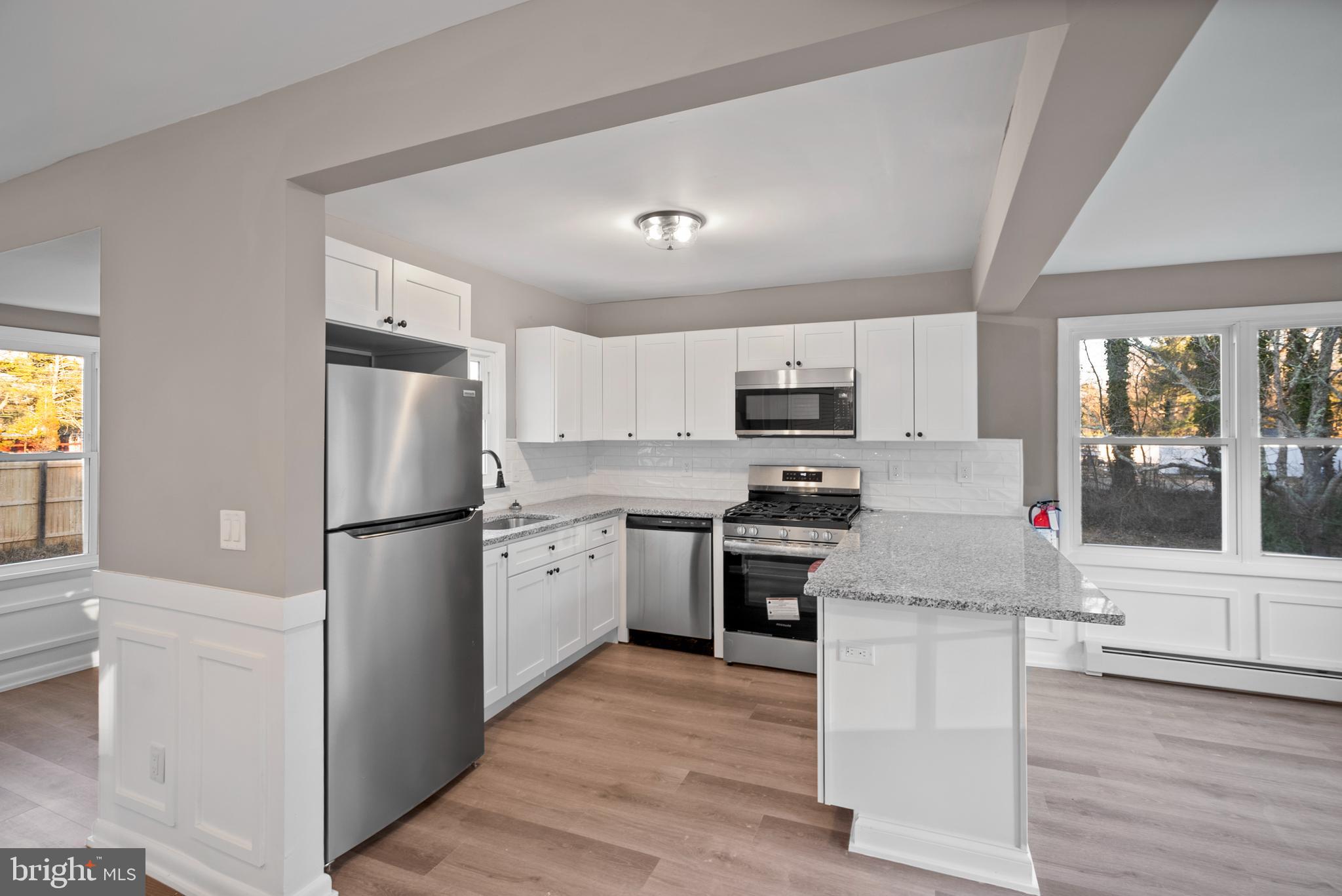 4707 White Horse