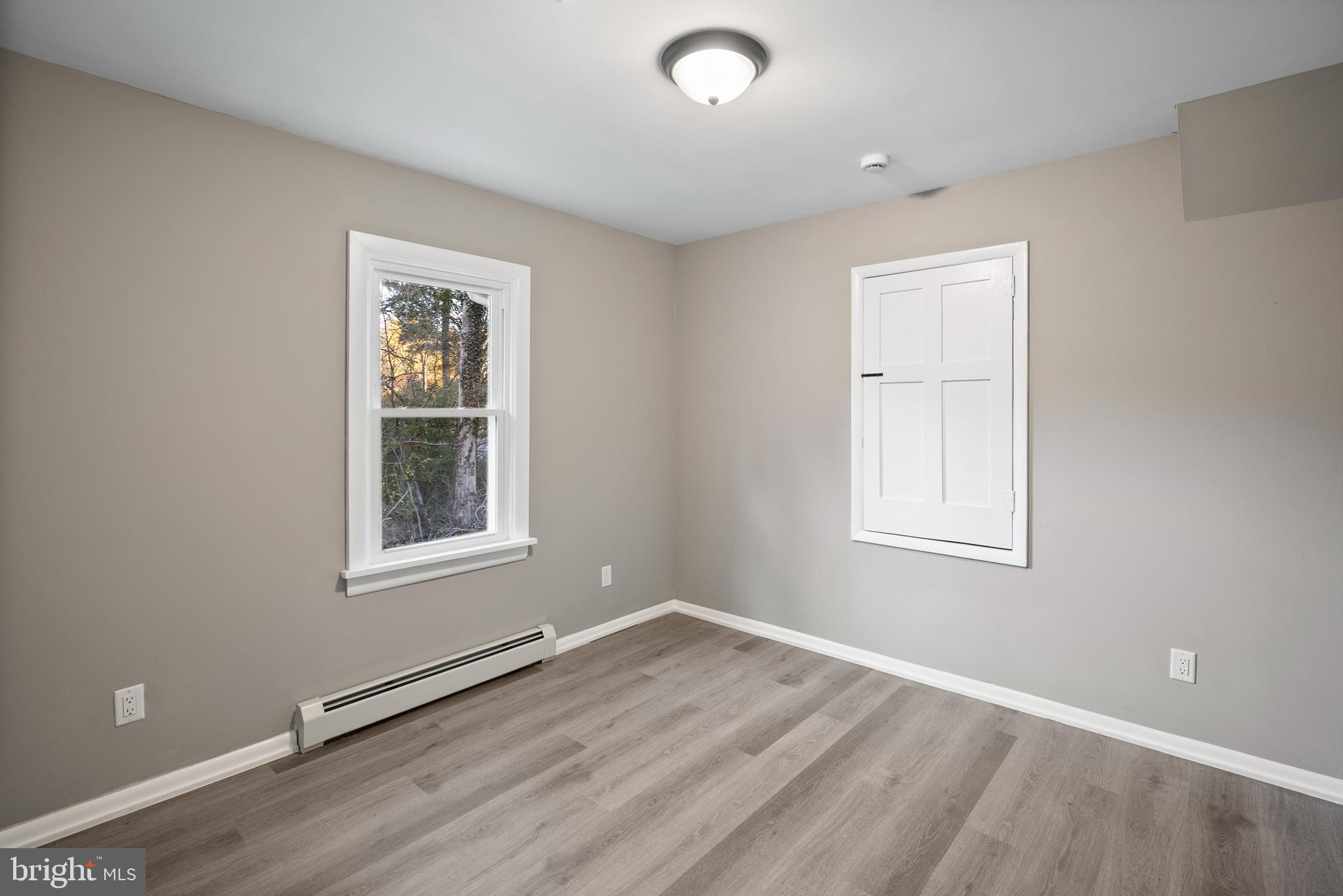 4707 White Horse