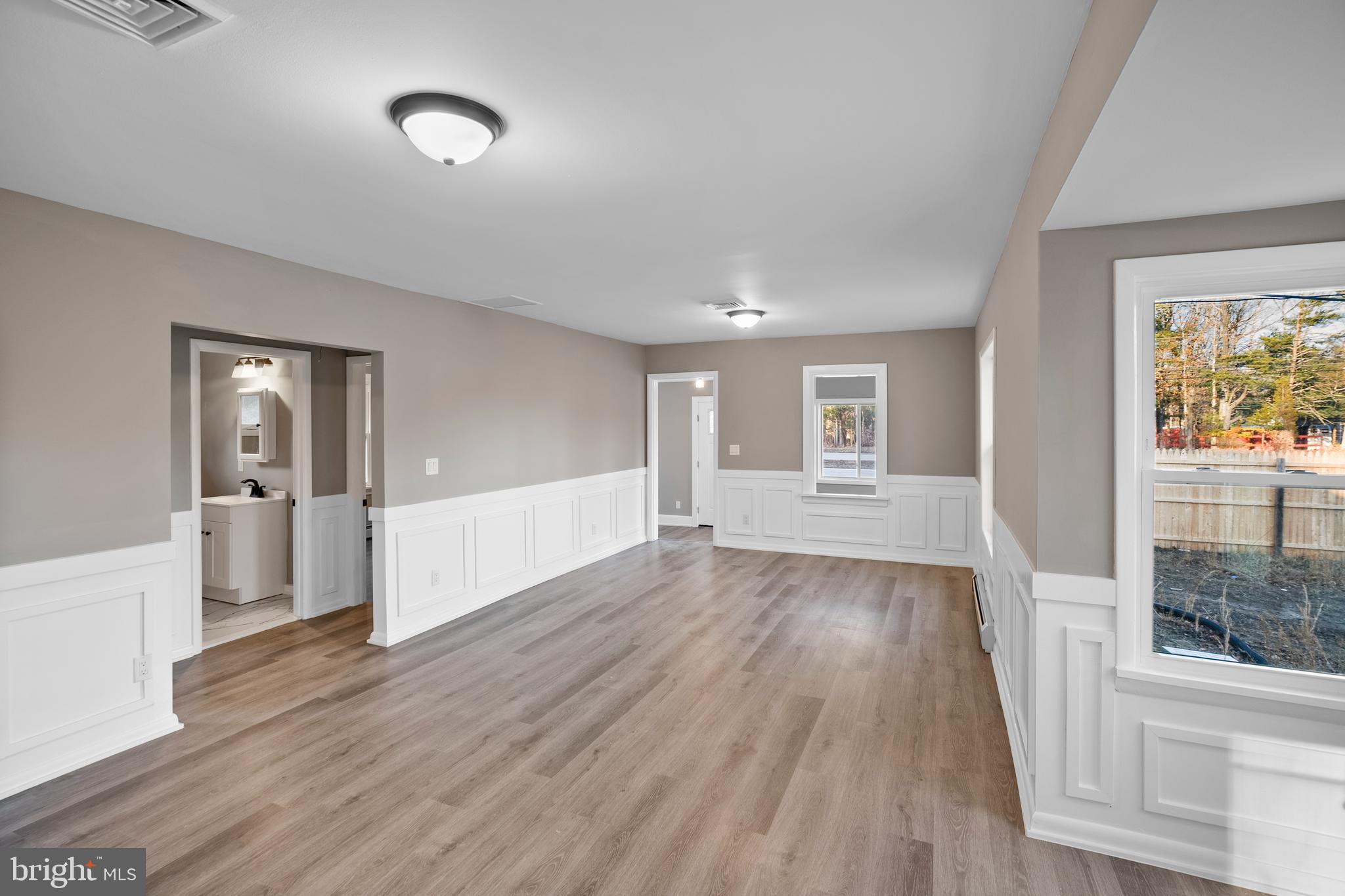 4707 White Horse