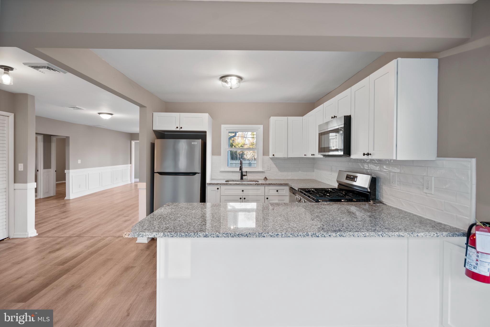 4707 White Horse