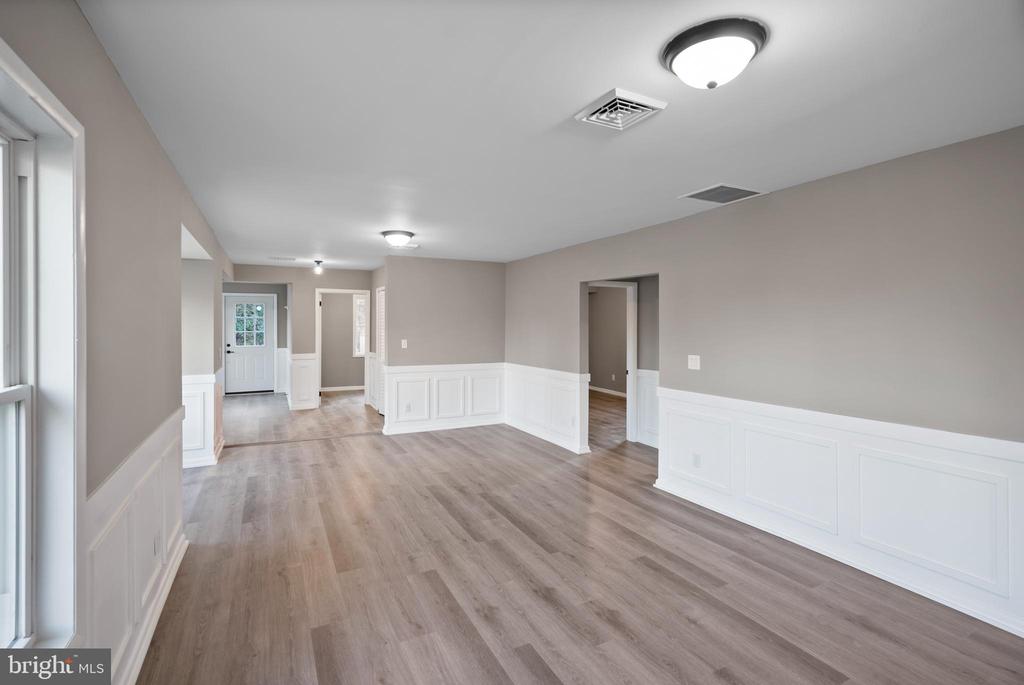 4707 White Horse