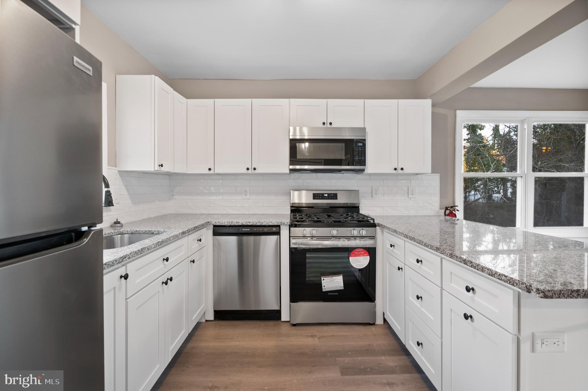 4707 White Horse