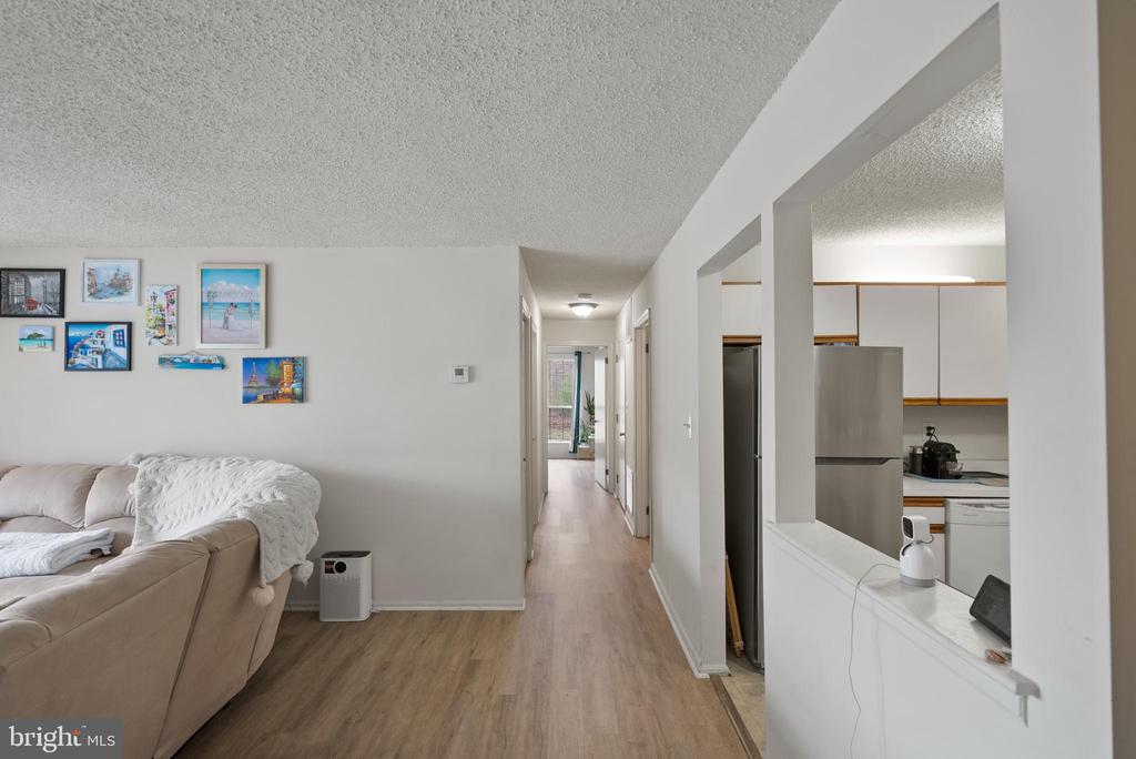 19 Iroquois Dr