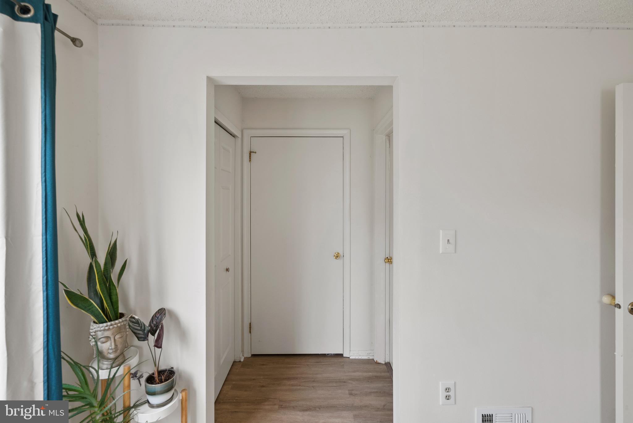 19 Iroquois Dr