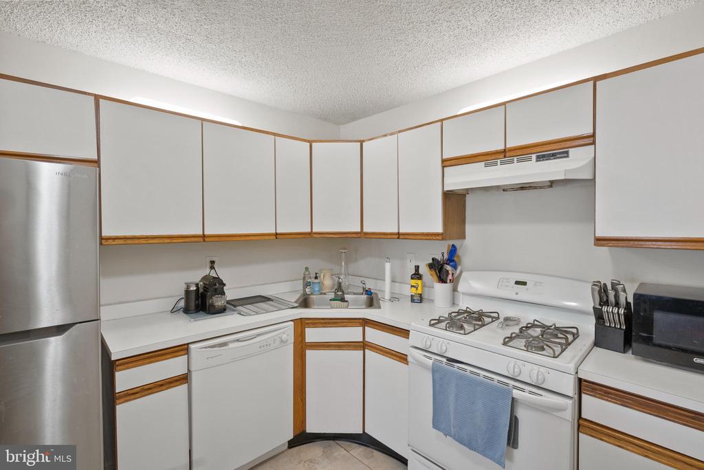 19 Iroquois Dr