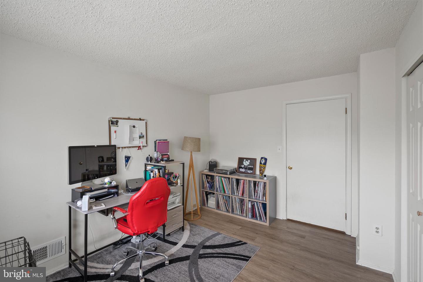 19 Iroquois Dr
