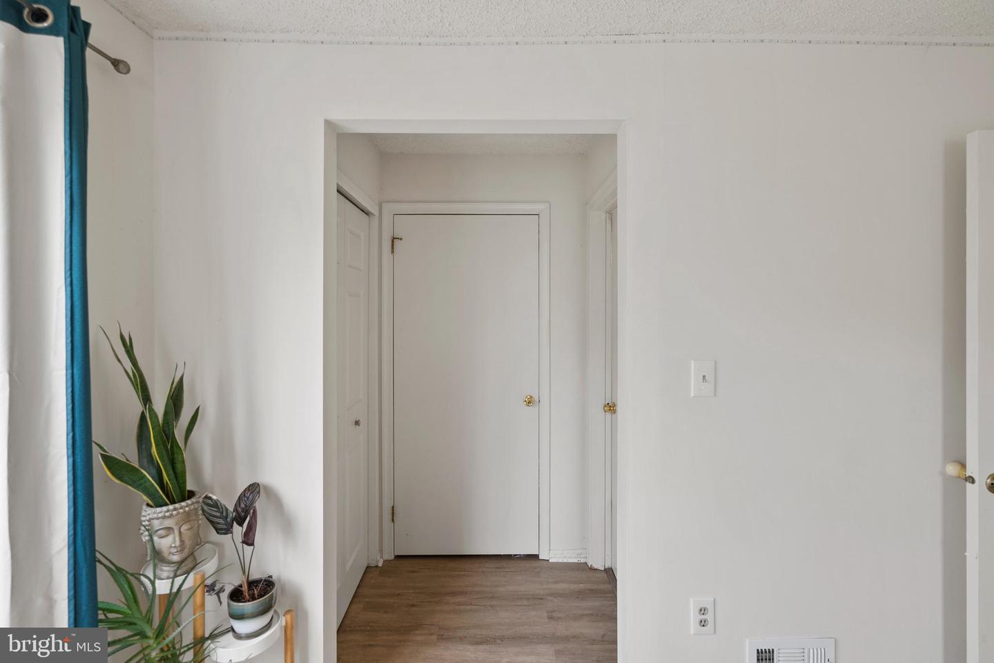19 Iroquois Dr