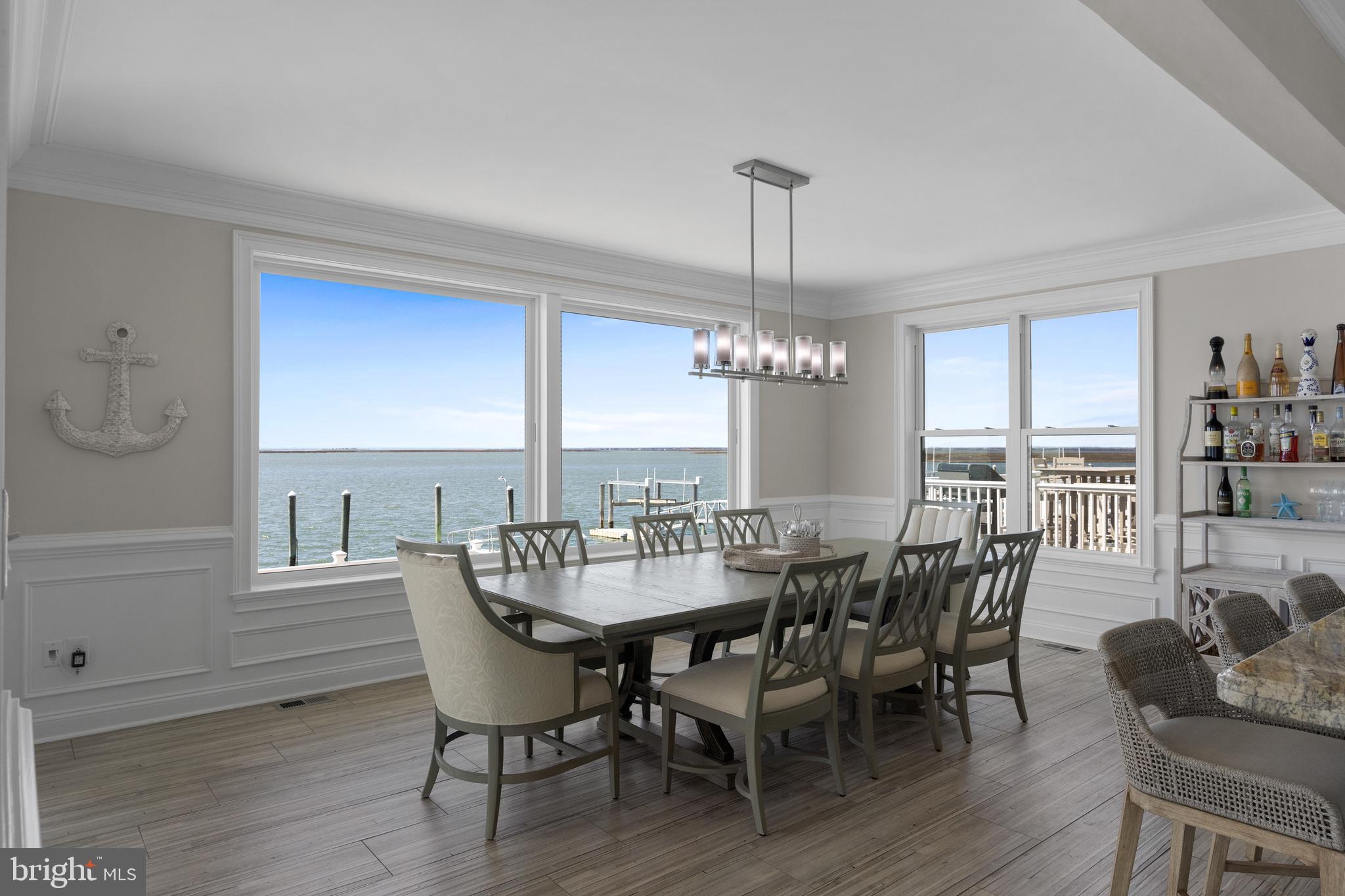 728 W Shore Dr