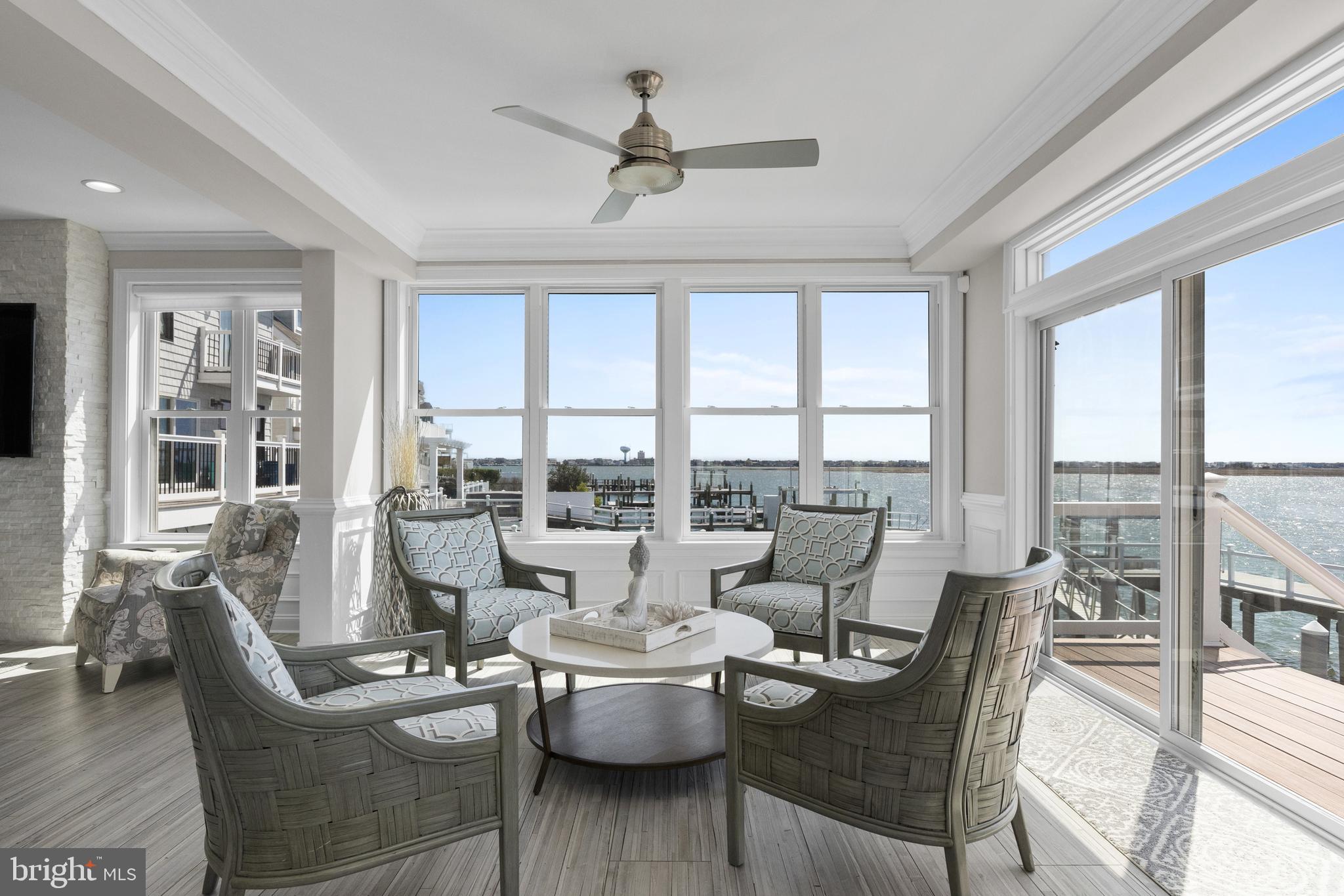 728 W Shore Dr