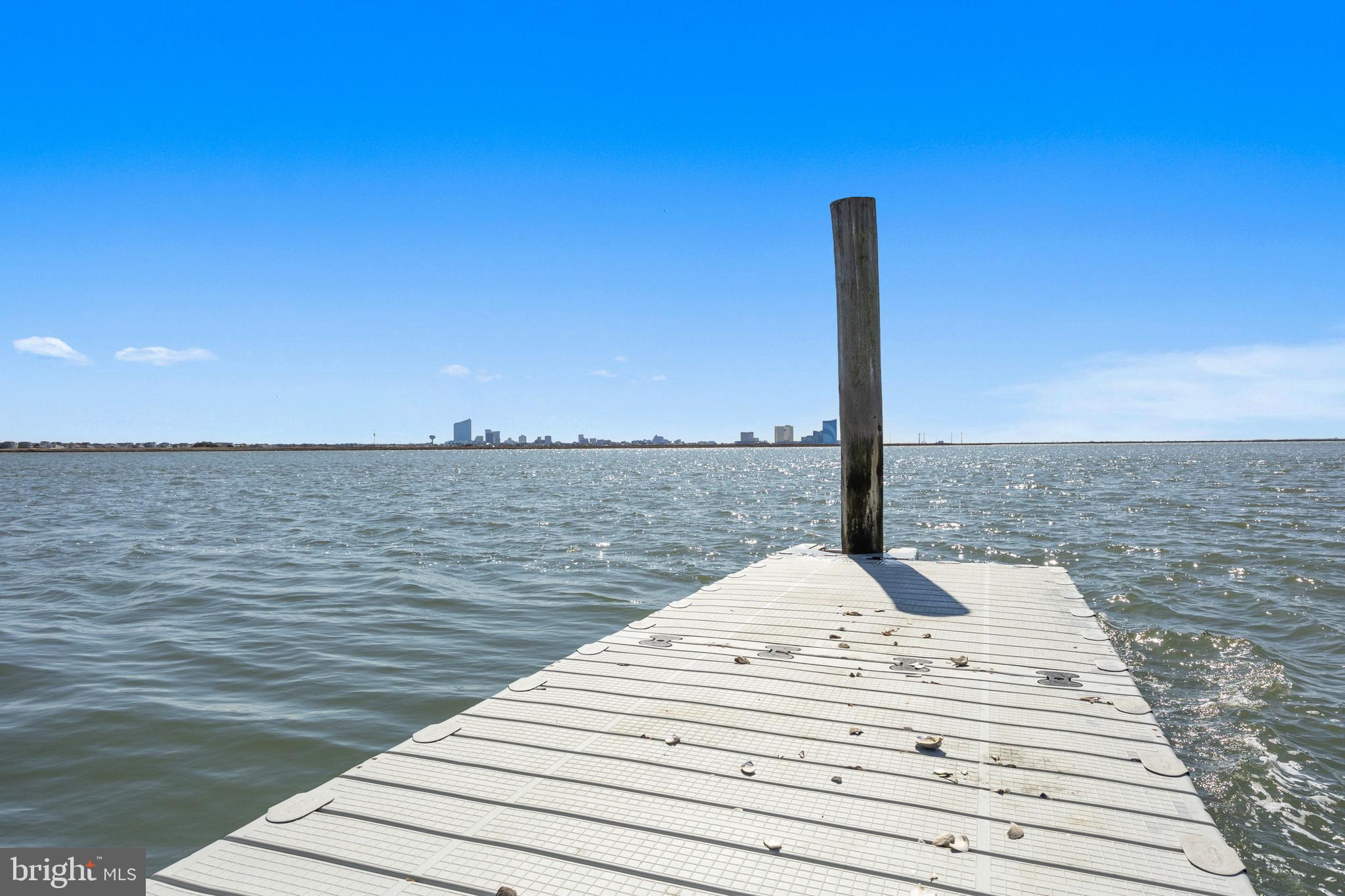 728 W Shore Dr