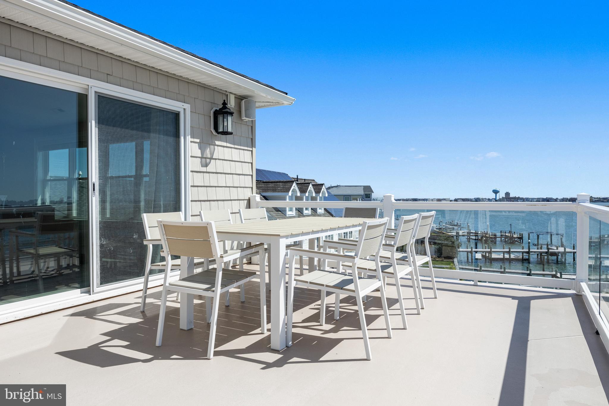 728 W Shore Dr