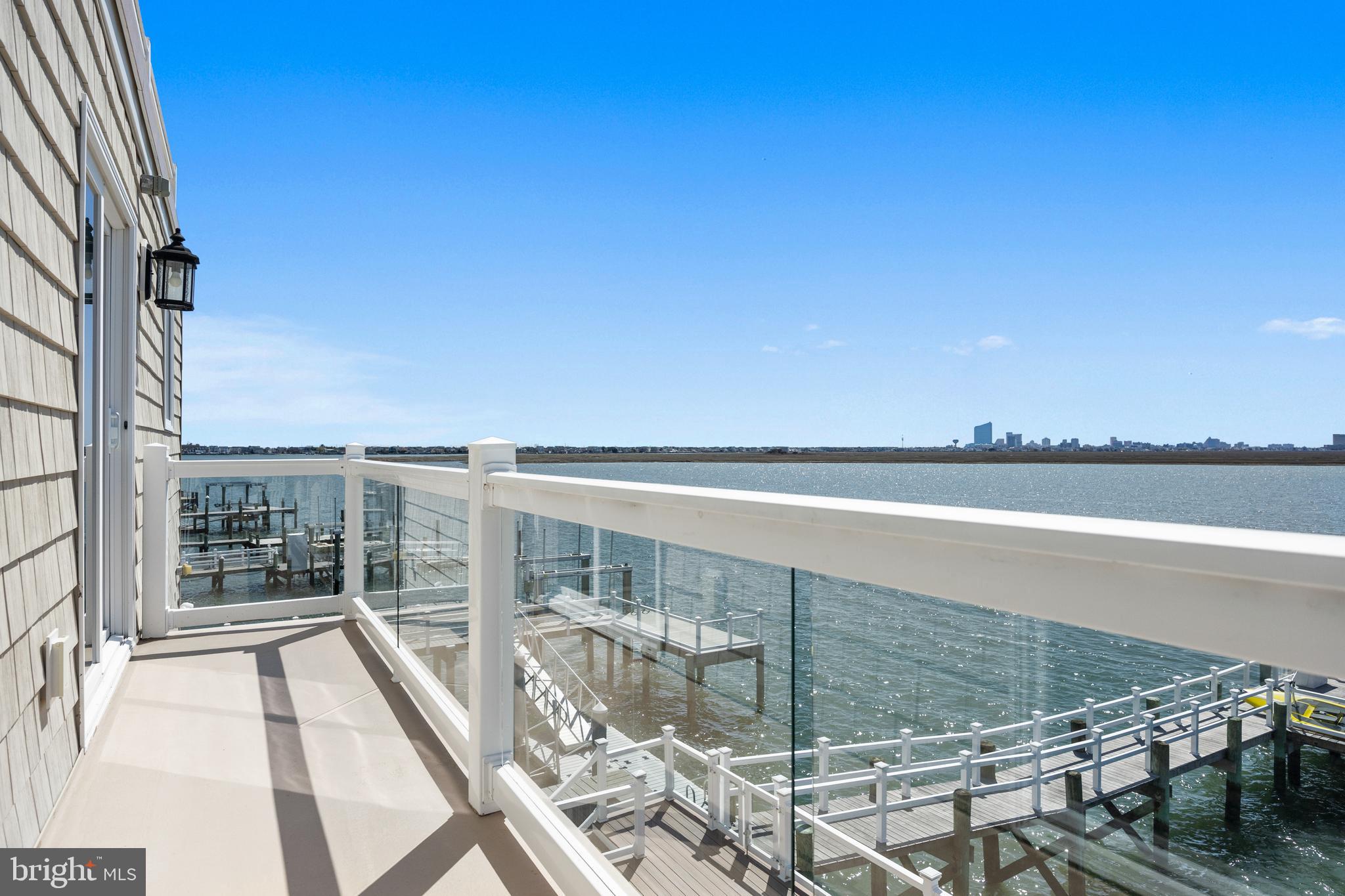 728 W Shore Dr