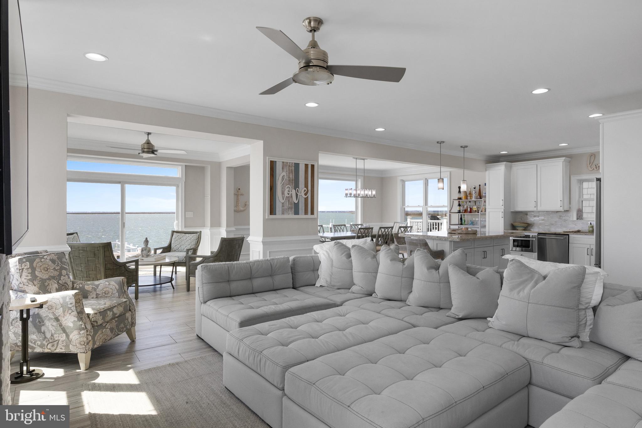 728 W Shore Dr