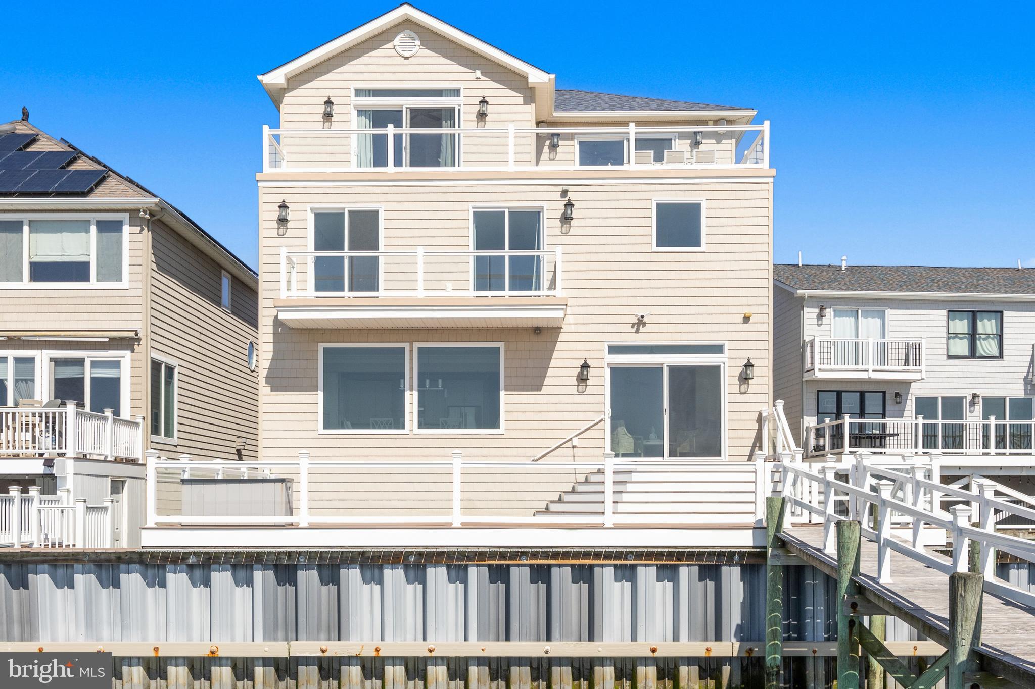 728 W Shore Dr